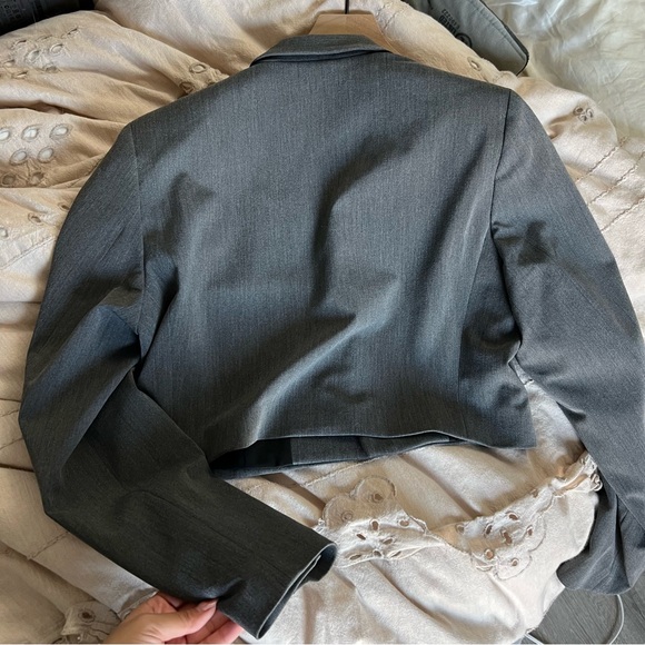 Djerf avenue cropped blazer - Picture 9 of 9